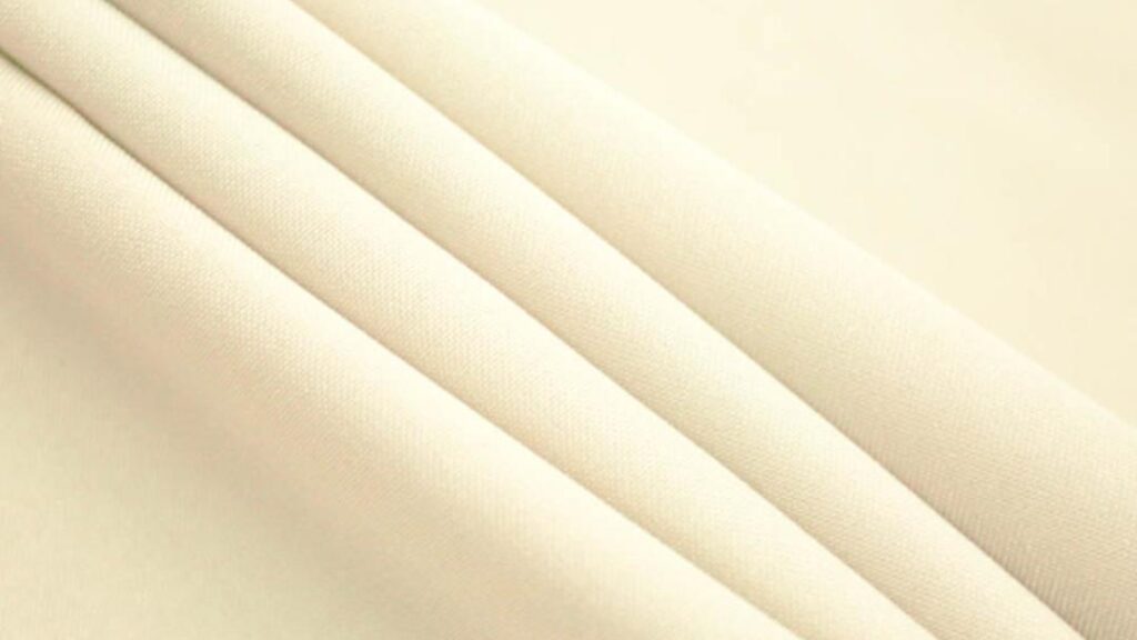 140 GSM Polyester Plain Fabric